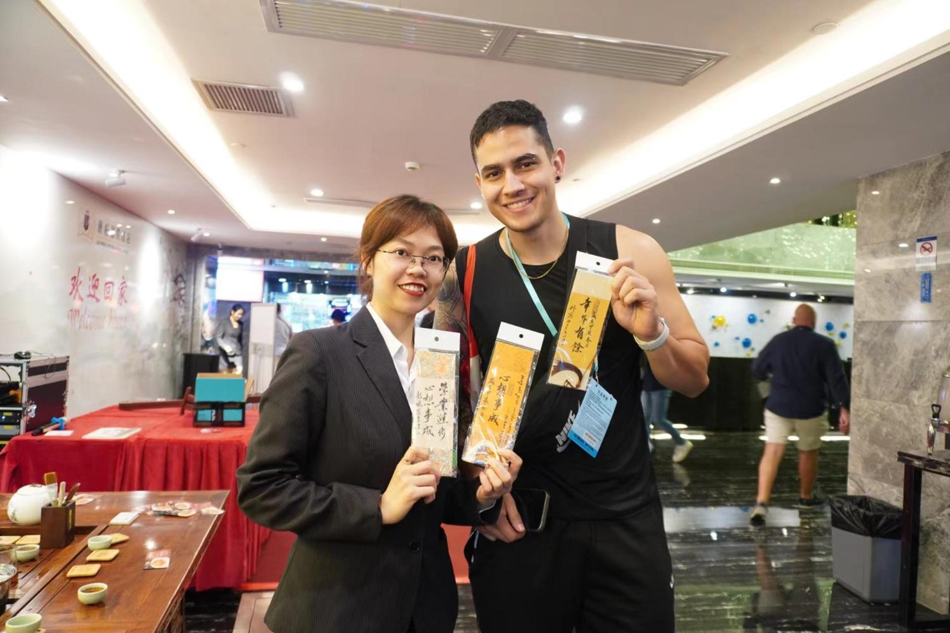 La Perle International Hotel - Free Shuttle Between Hotel And Exhibition Center During Canton Fair & Exhibitor Registration Counter Exterior photo